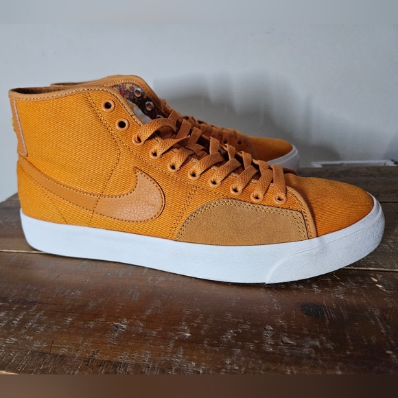 Nike SB Blazer Court Mid Premium - Picture 4 of 10